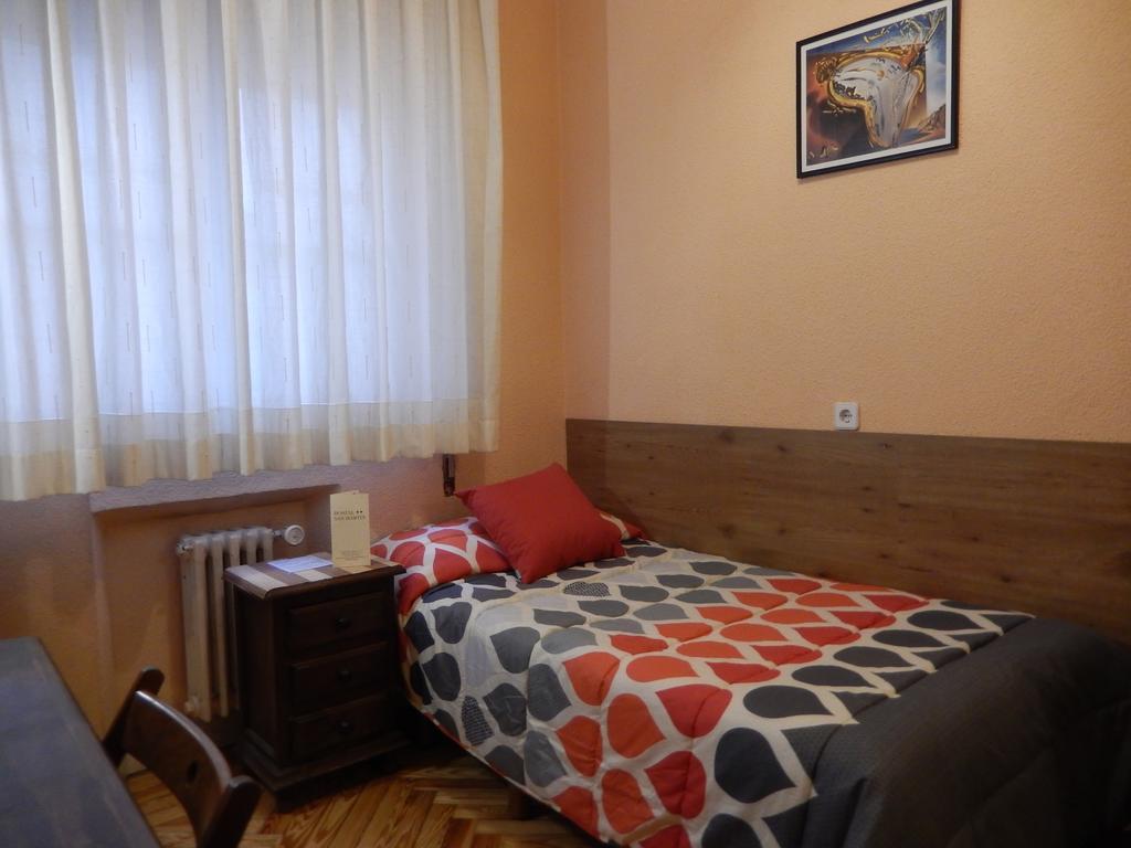Single Room with Shared Bathroom