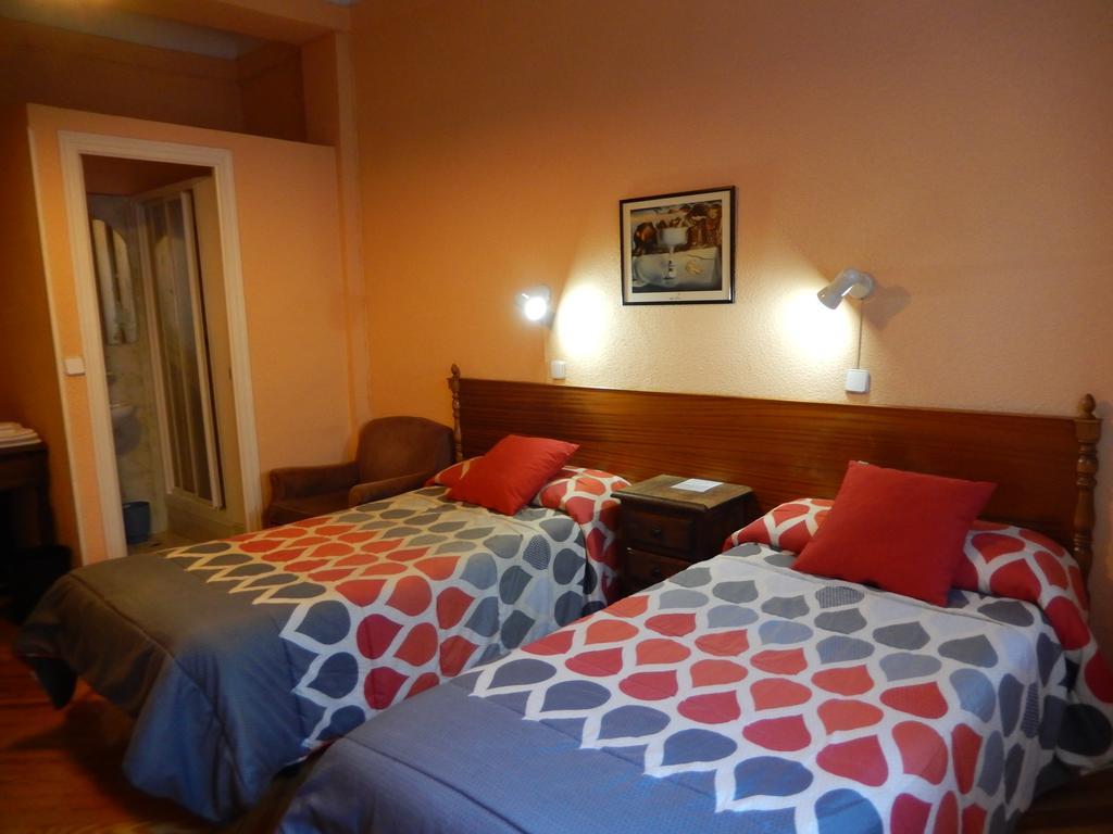 Twin Room with Shared Bathroom